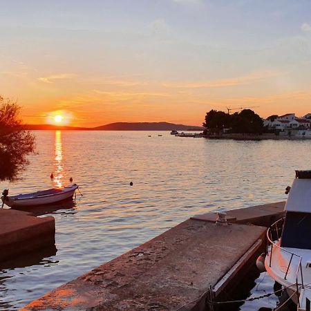 Apartment Jakov With Boat Mooring 扎博里克 外观 照片