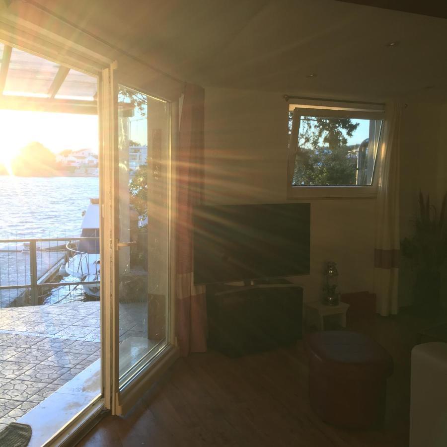 Apartment Jakov With Boat Mooring 扎博里克 外观 照片