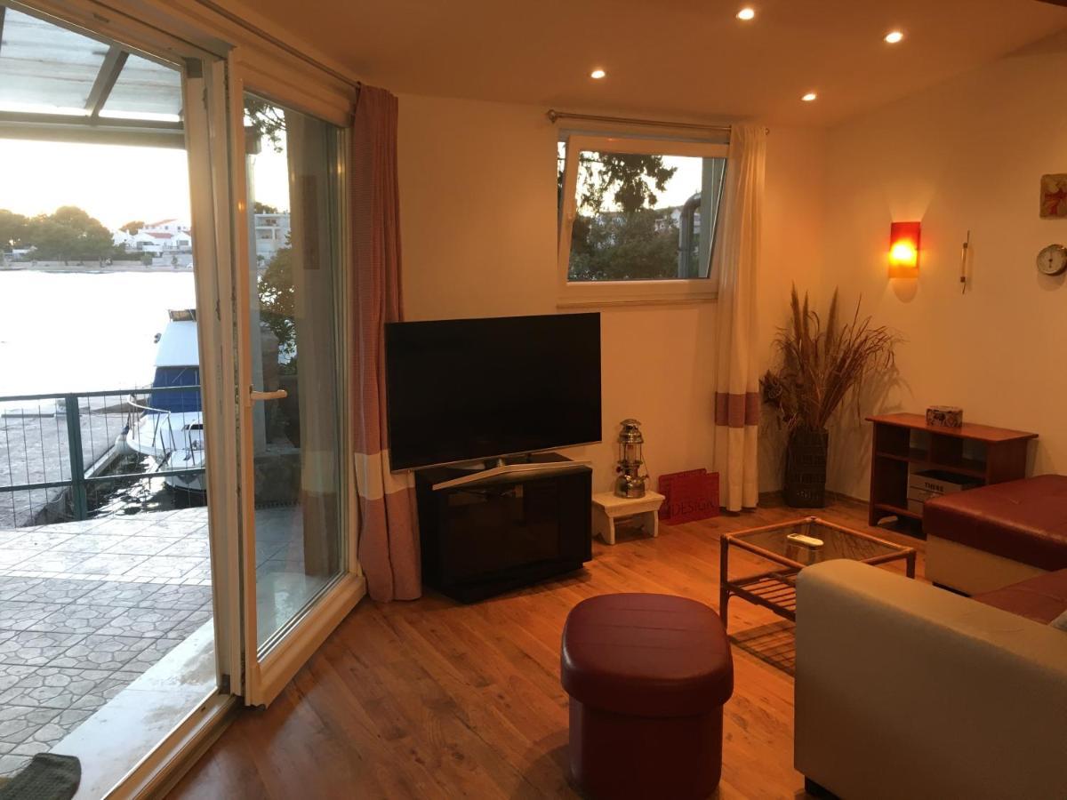 Apartment Jakov With Boat Mooring 扎博里克 外观 照片