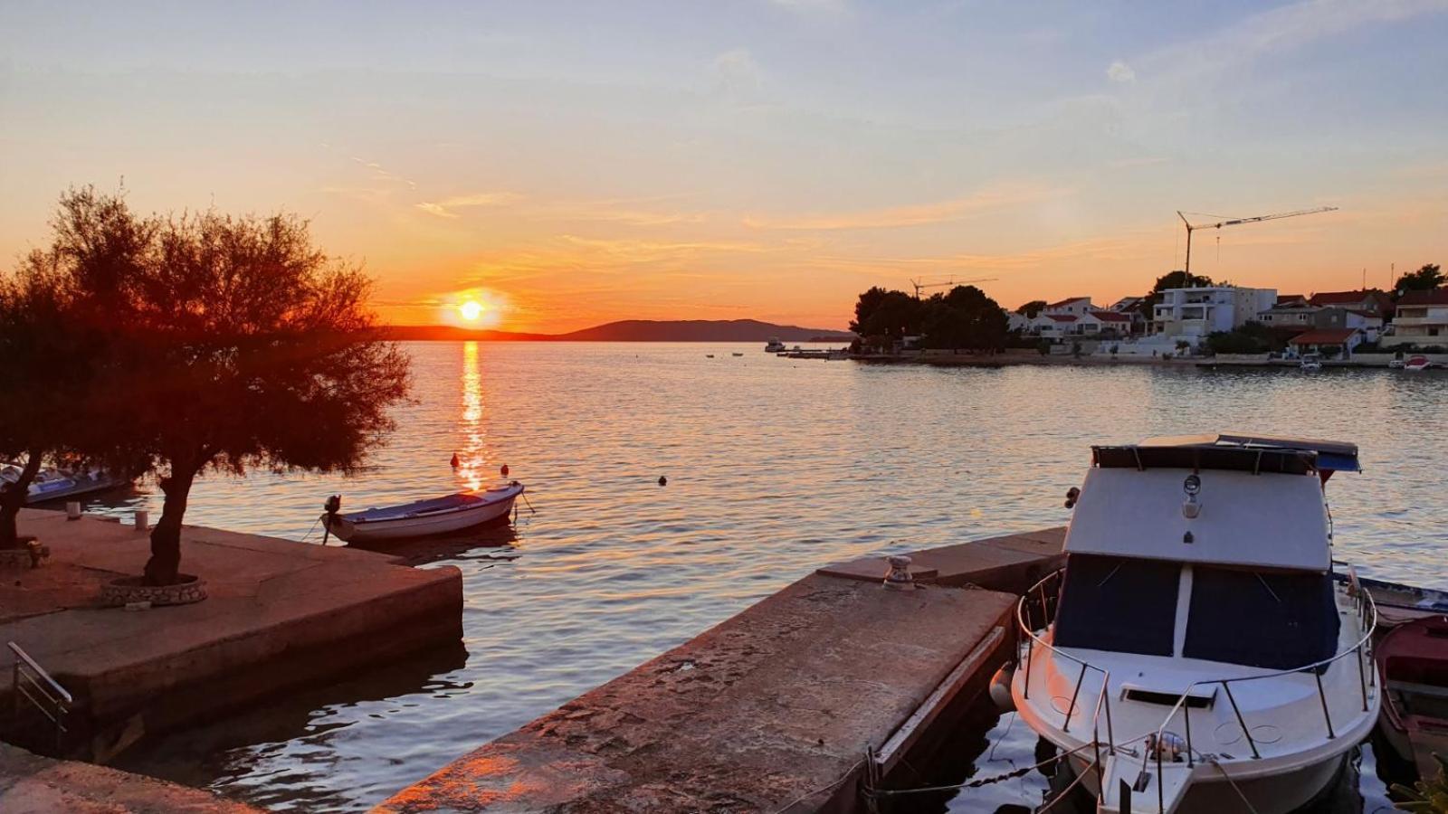 Apartment Jakov With Boat Mooring 扎博里克 外观 照片